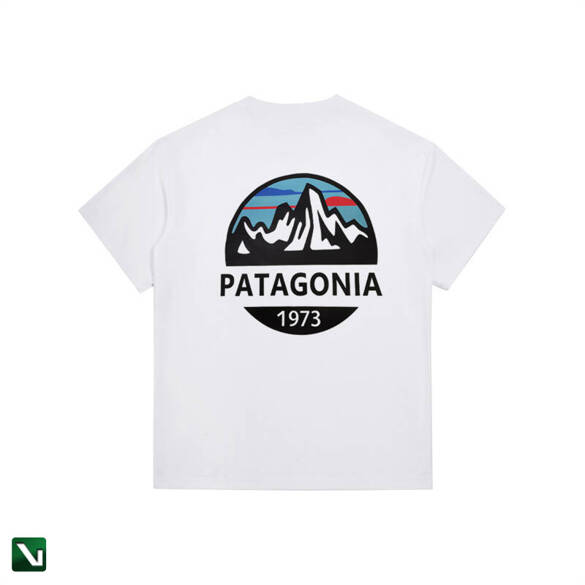 Patagonia koszulka Mountain Logo biała